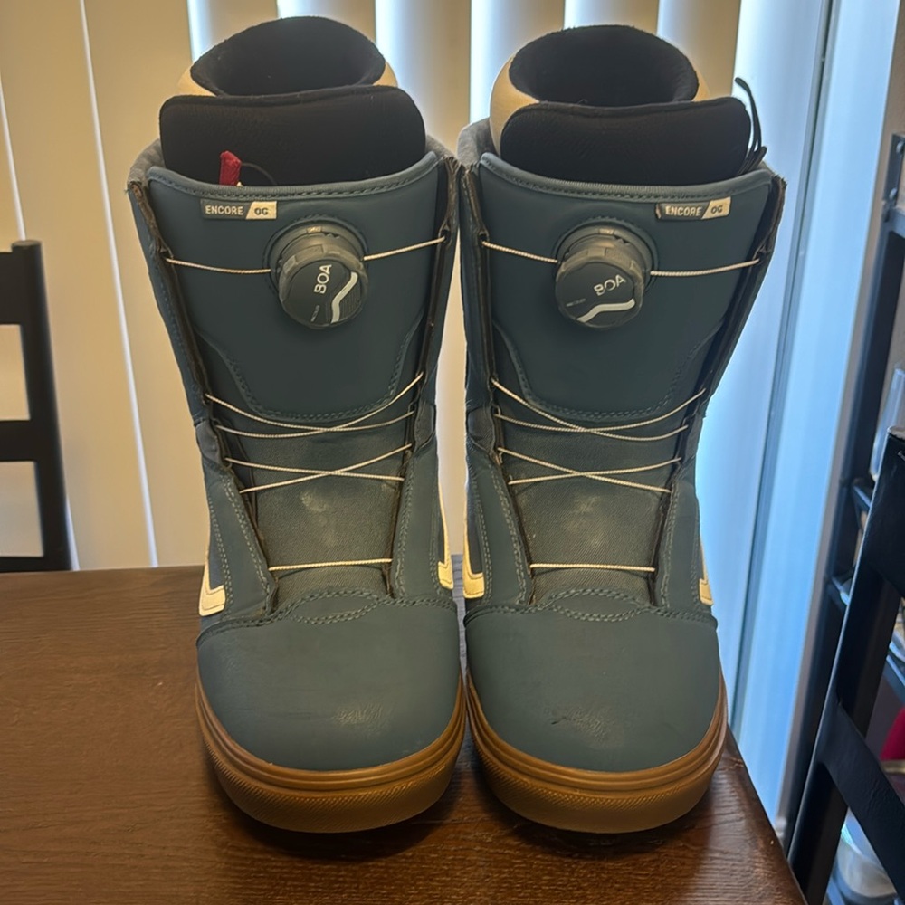 Vans snowboard boots